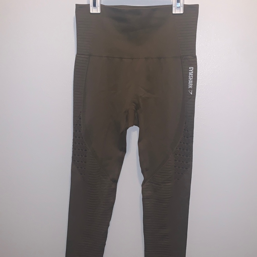 High rise, contour gym shark leggings